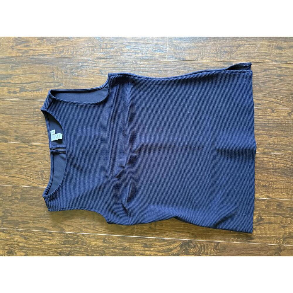 Jules and Leopold Elegant Navy Blue Sleeveless Top